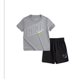 NWT Nike Short set size 4t